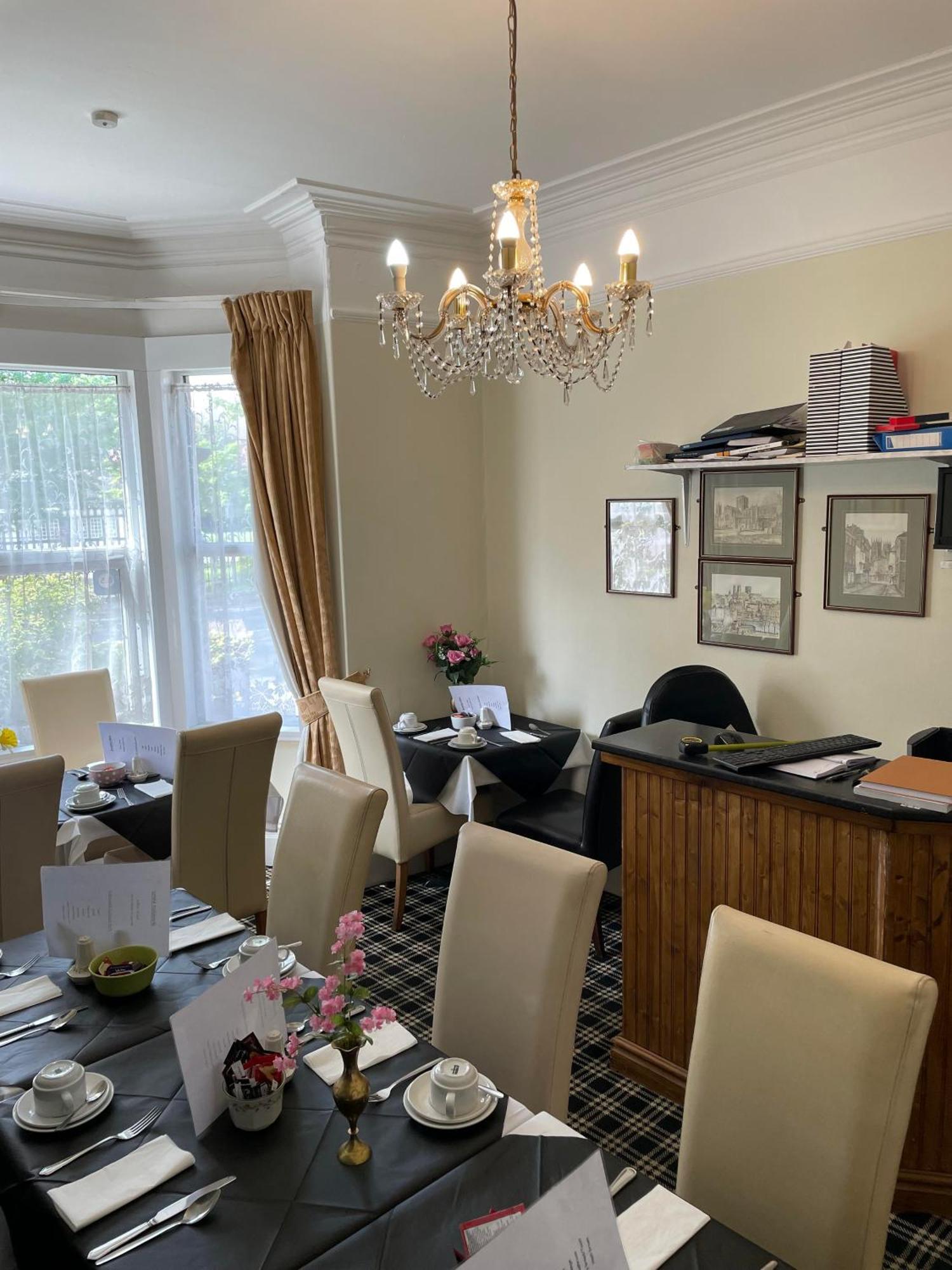 Burton Villa Guest House York Bagian luar foto